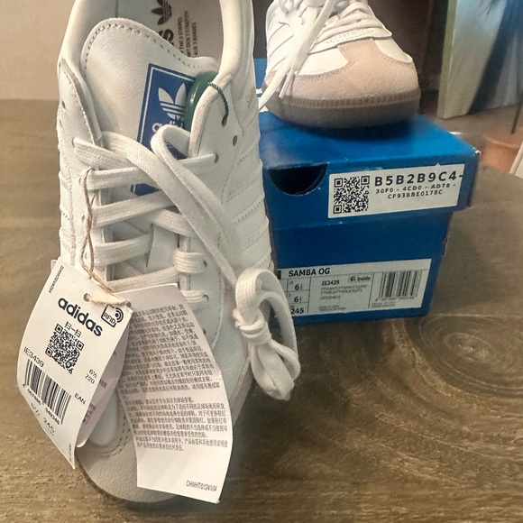 NWT! Adidas Samba Cloud White Blue Gum Sneakers
Men Sz /Fits Women Sz 8 (photo) - Picture 11 of 13